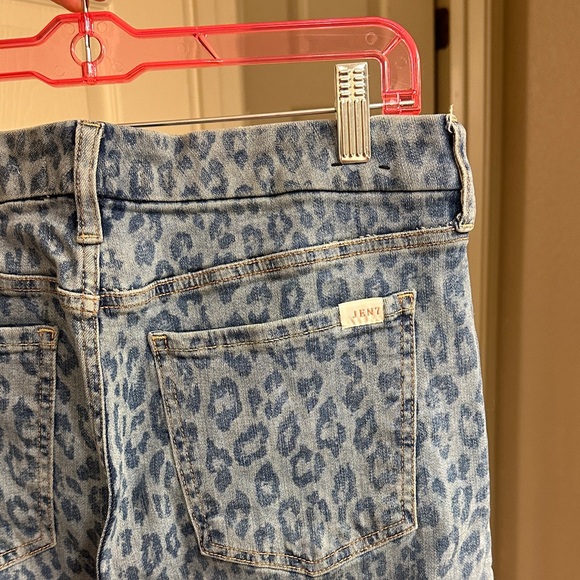 Women's Blue Leopard Print Cropped Jeans - Picture 5 of 6